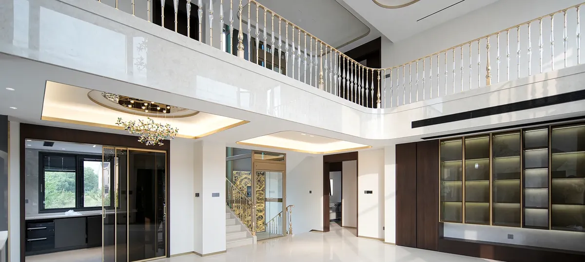 S-Lift open platform lift with a low entry threshold