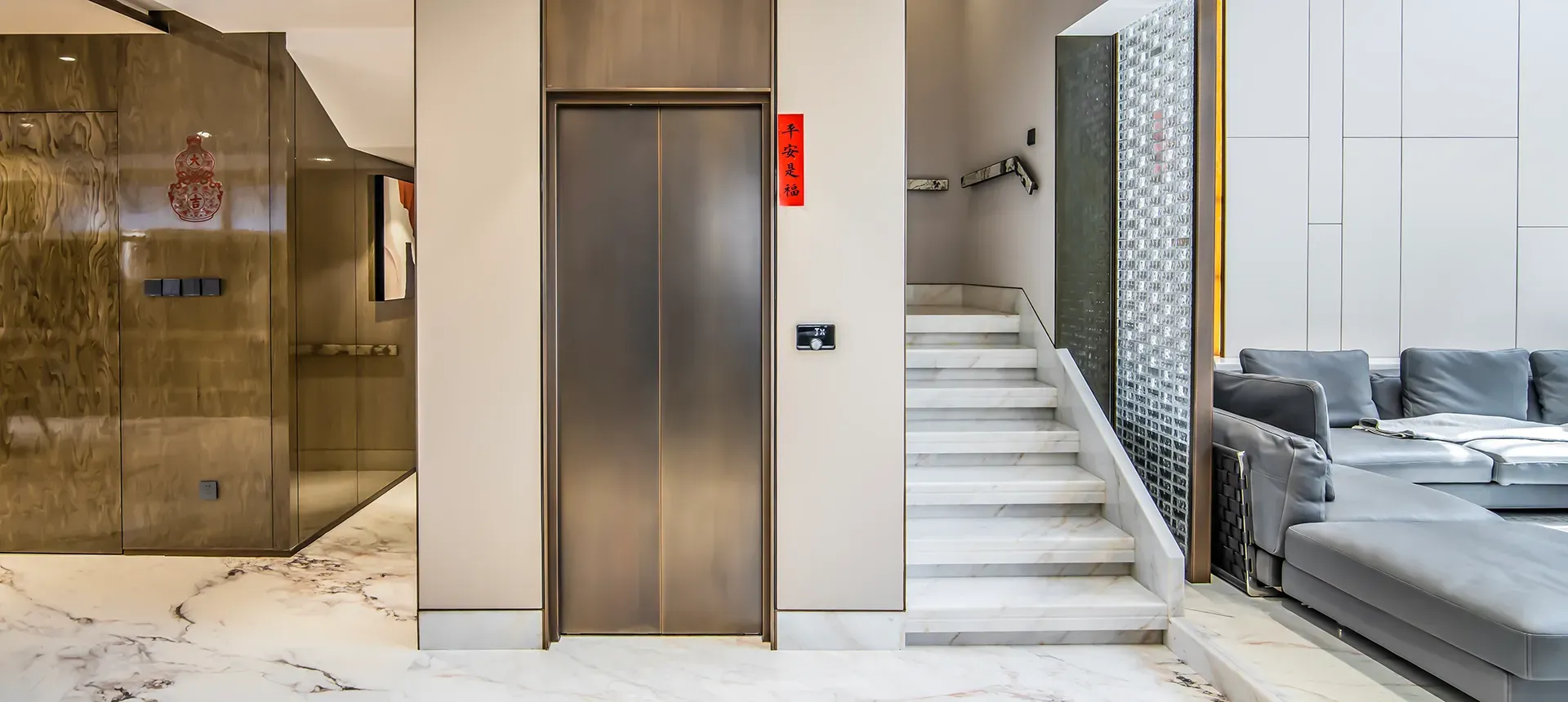 Up-Down through-floor home lift on an open platform